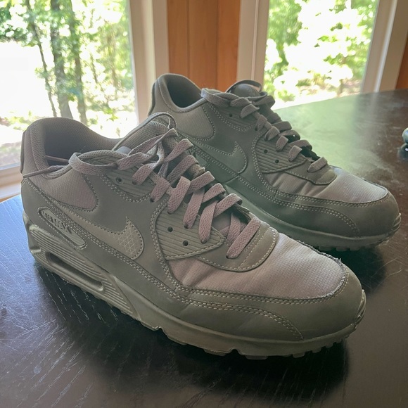 nike air max 90 essential grey suede